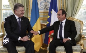 1443787788-9927-poroshenko-pribyil-v-parij